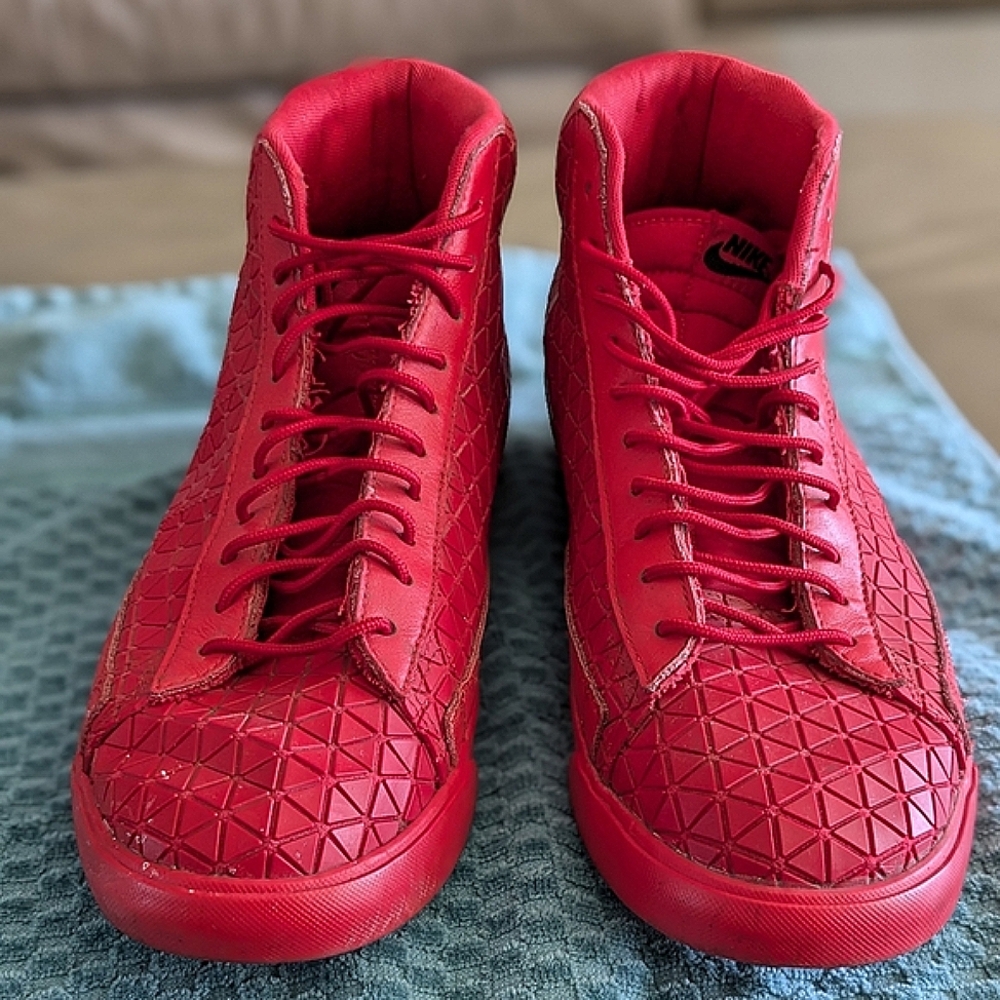 NIKE SB BLAZER MID MEN'S METRIC RED ATHLETIC SNEAKERS - Picture 2 of 5